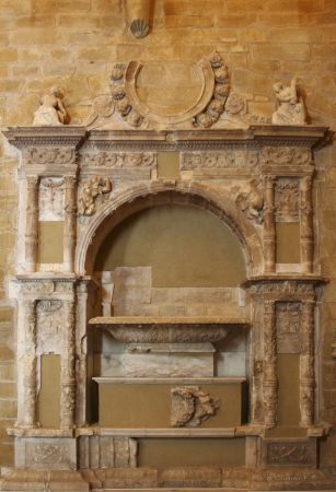 1. Sepulcro de Juan de Lanuza, 2010